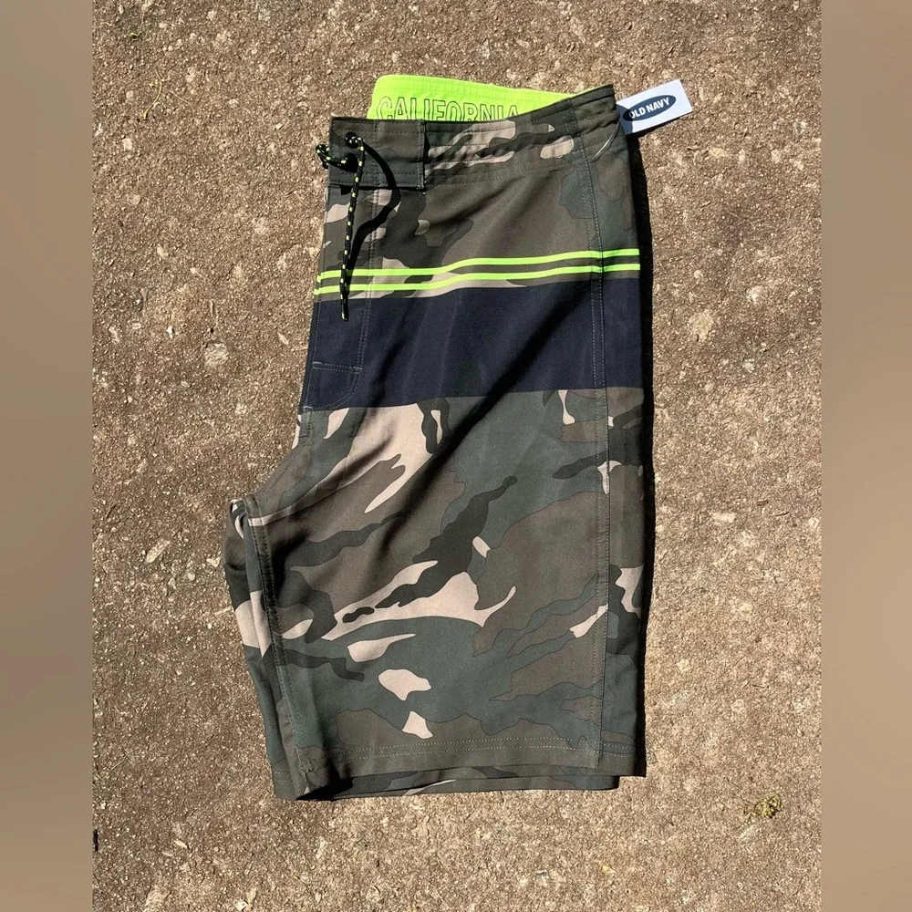 🆕 Old Navy Camouflage Men’s Swim Board‎ Shorts